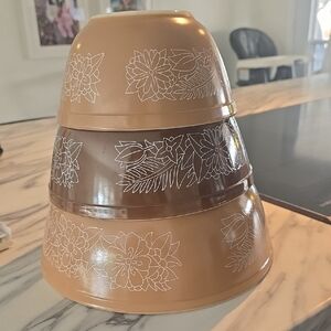 Vintage Pyrex Floral Woodland Patterned Mixing Bowls